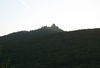 Pohľad na hradný kopec Hrad Jelenec (Gýmeš)/Hrad Jelenec (Gymes)